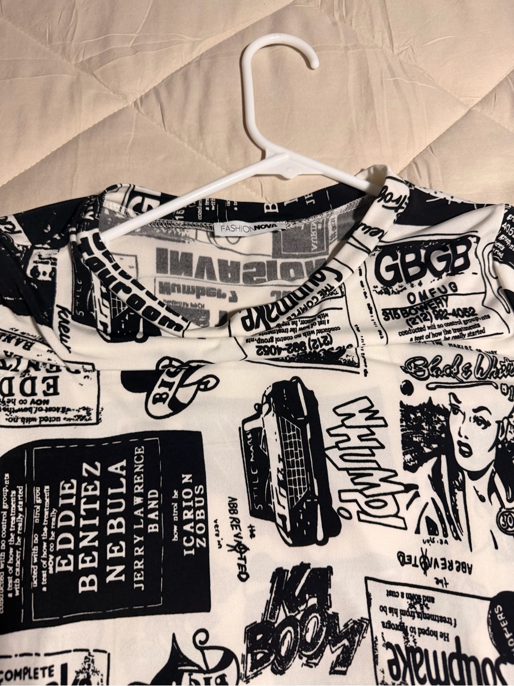 Fashion Nova Black & White Graphic Short Sleeve Tee